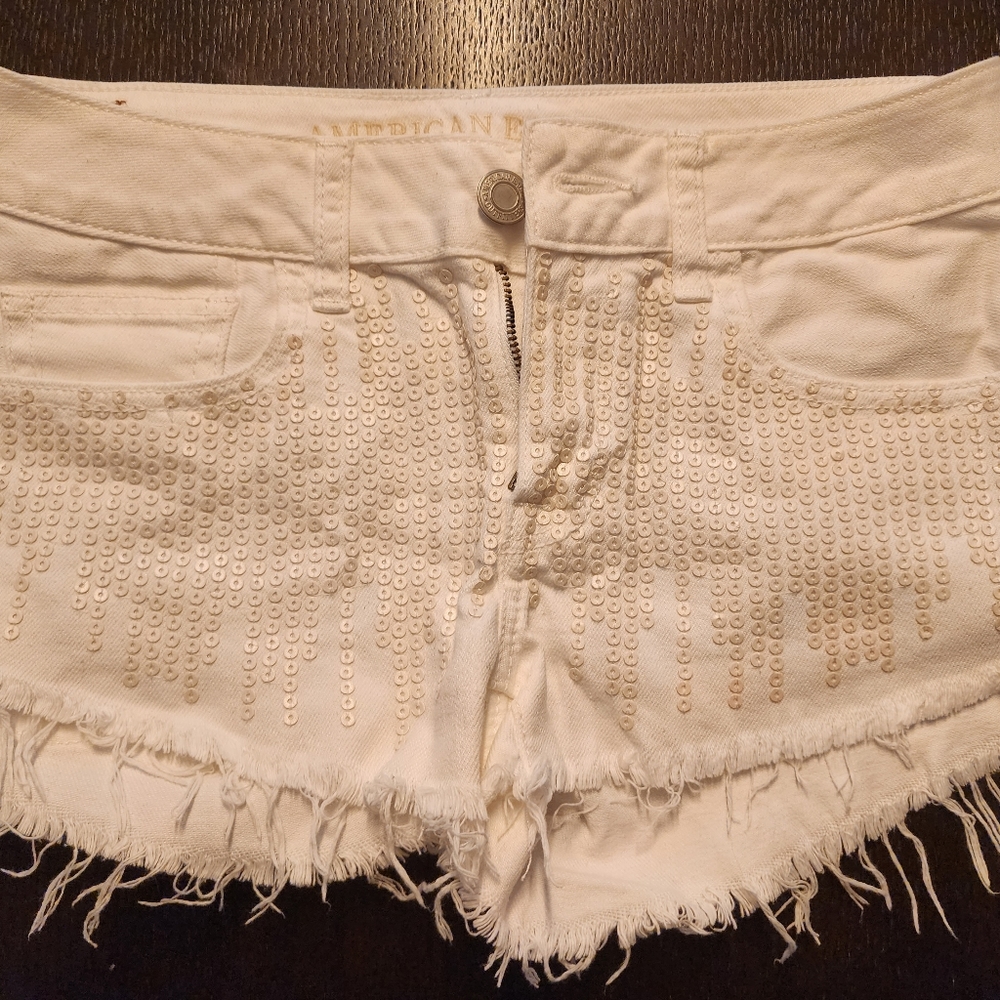 American Eagle distressed white jeans shorts - size 4